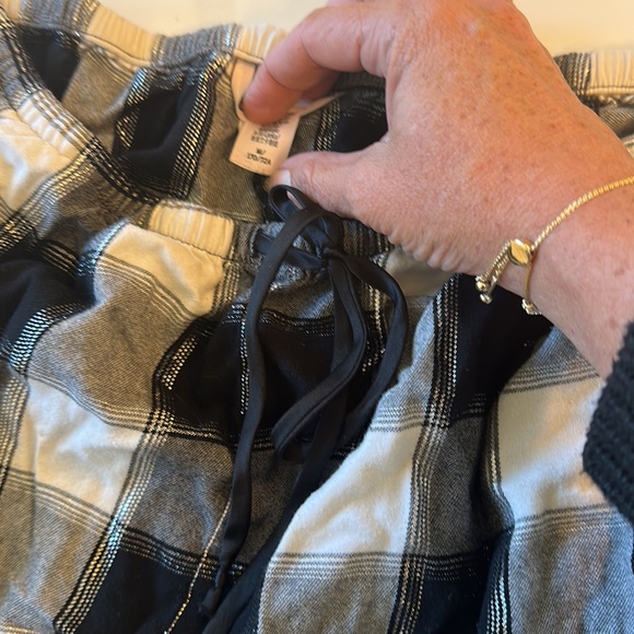 Victoria’s Secret sleep pants bundle - Picture 2 of 5